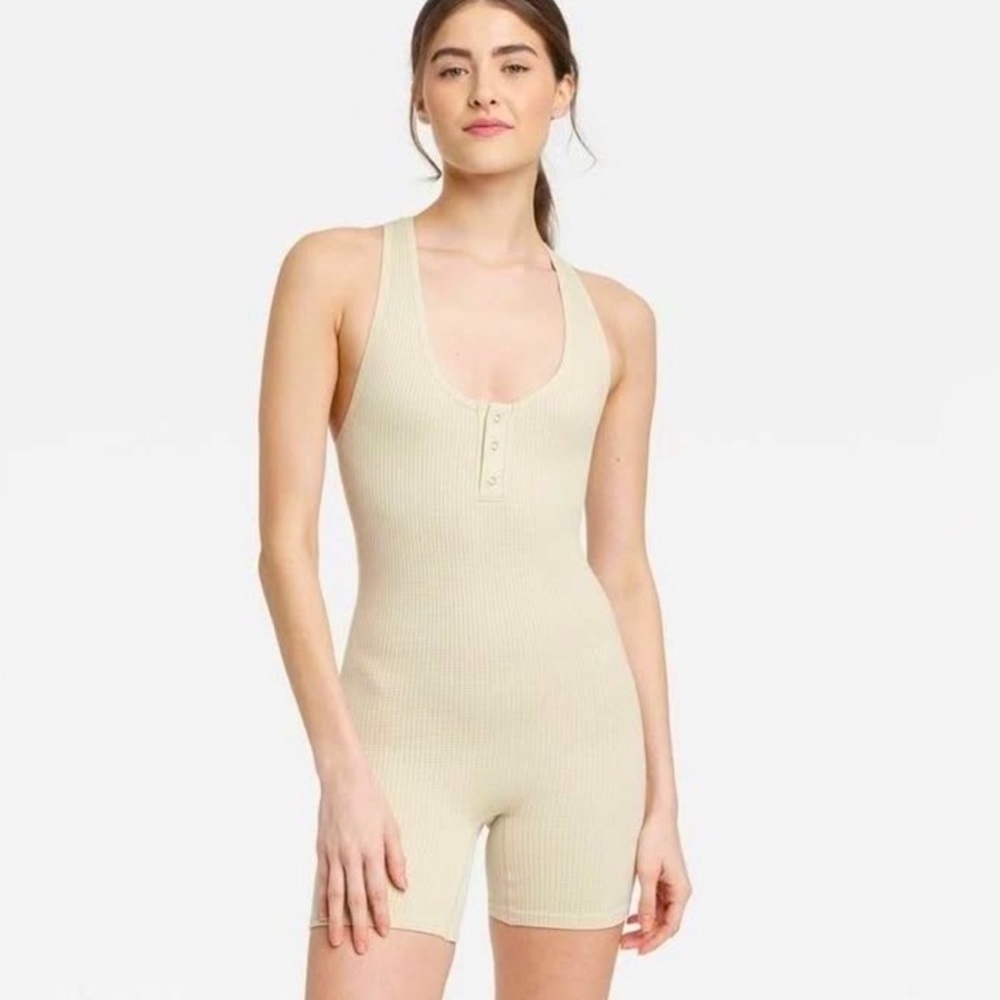 Colsie Seamless Waffle Ribbed Romper
